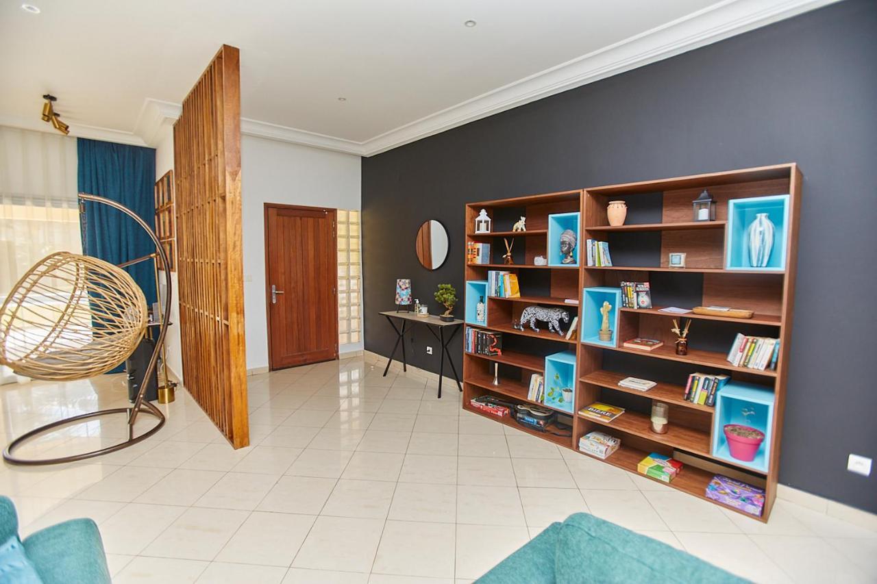 Sompteuse Villa Avec Piscine A 5 Min De La Plage Pointe Noire Dış mekan fotoğraf