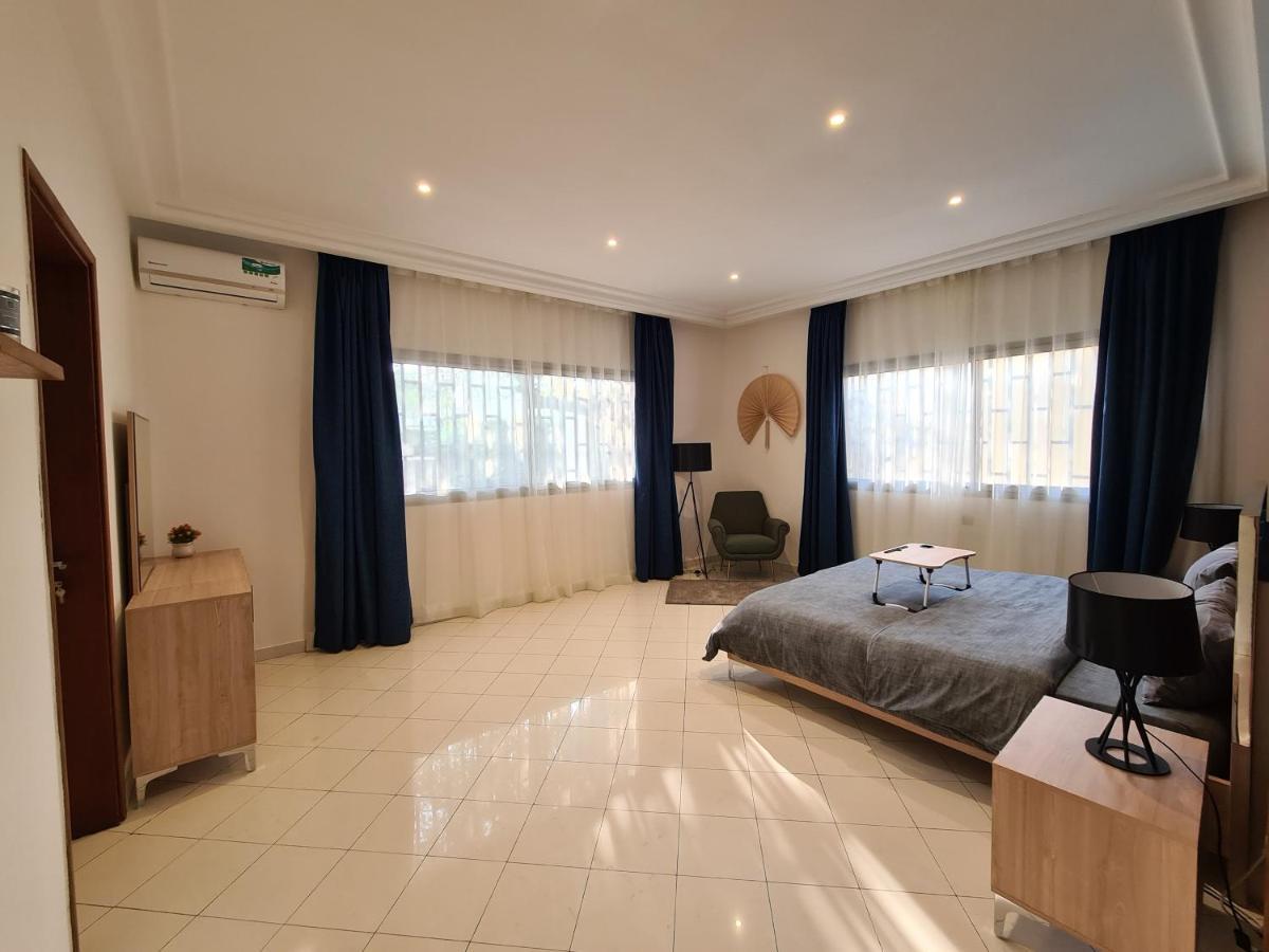 Sompteuse Villa Avec Piscine A 5 Min De La Plage Pointe Noire Dış mekan fotoğraf